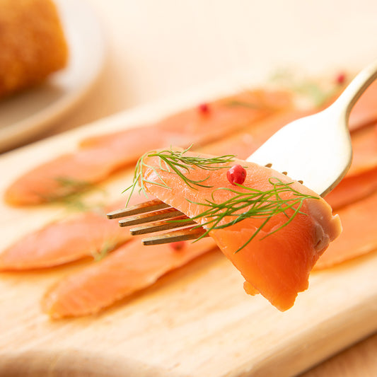 スモークサーモン 紅鮭【半身スライス】(冷凍)